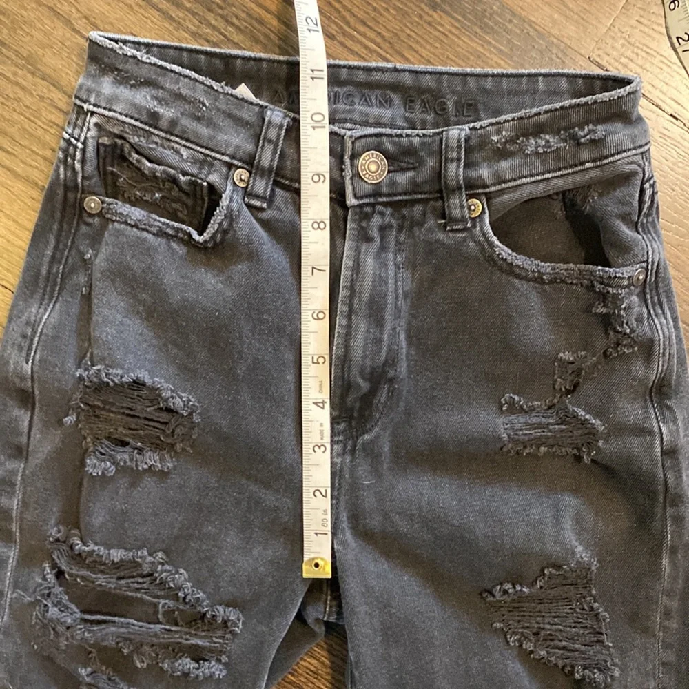 American Eagle Black Distressed Mom Jeans 00 EUC - Picture 5 of 12